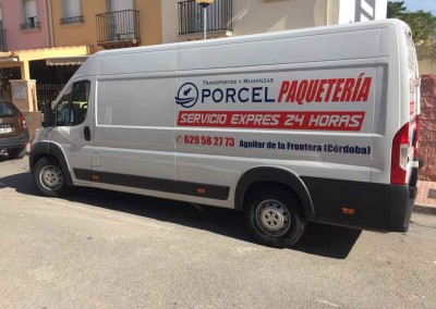 Furgoneta Paquetería Transportes y Mudanzas Porcel en Lucena