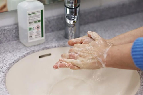 Lavarse las manos contra el COVID-19